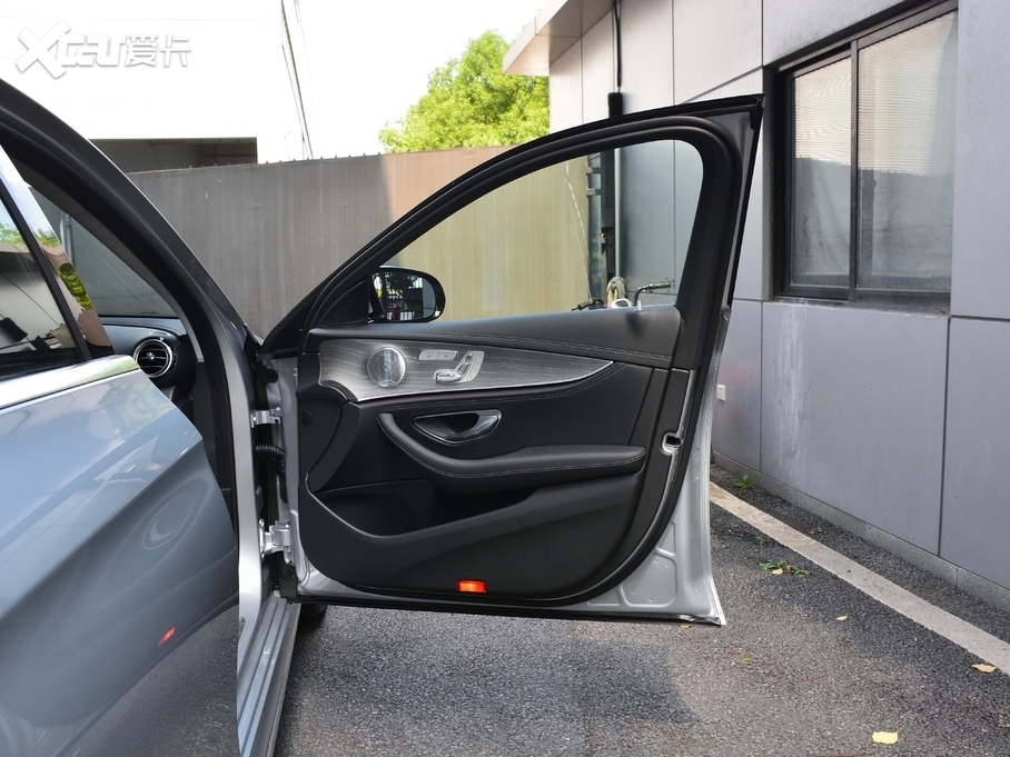 2021YE E 300 L F\