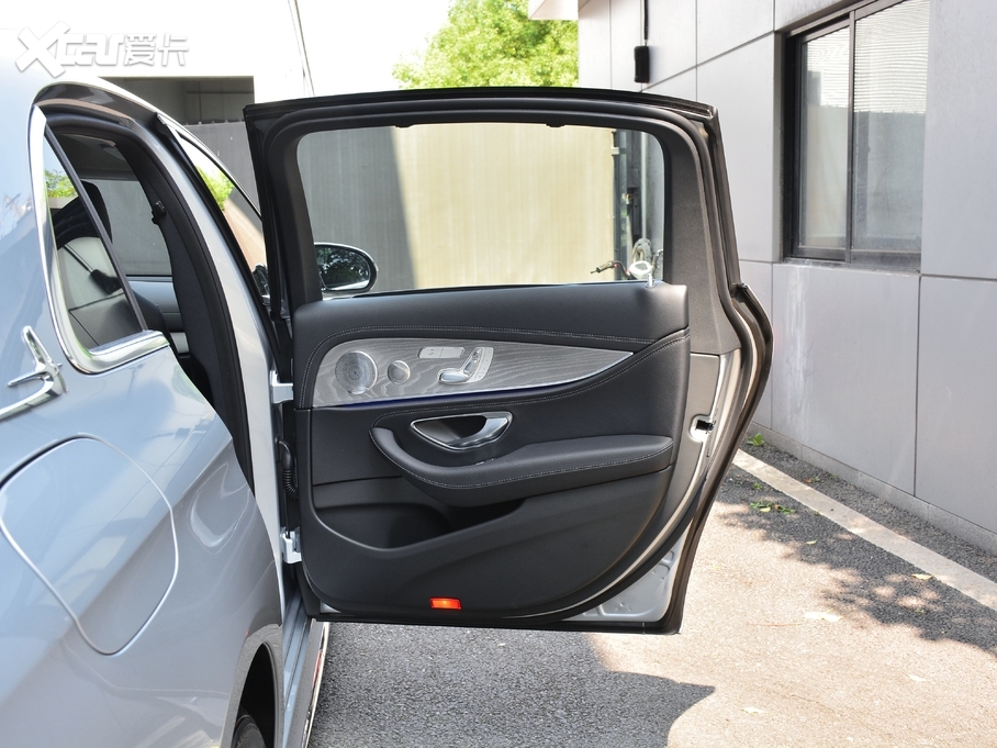 2021YE E 300 L F\