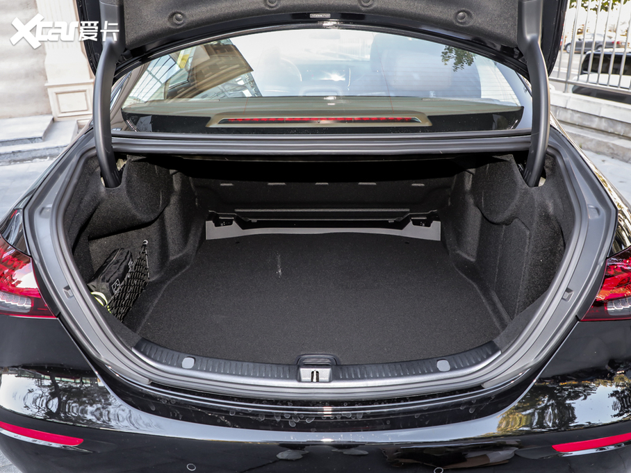 2021YE(j) E 300 L A