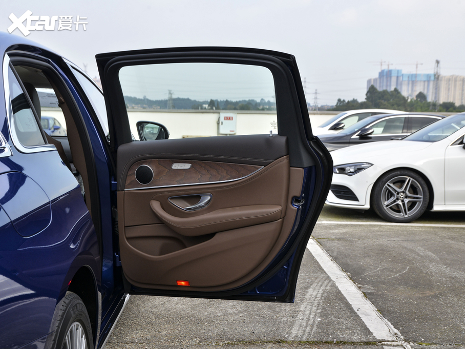 2021YE E 300 L r(sh)