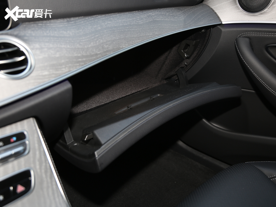 2021YE E 300 L r\