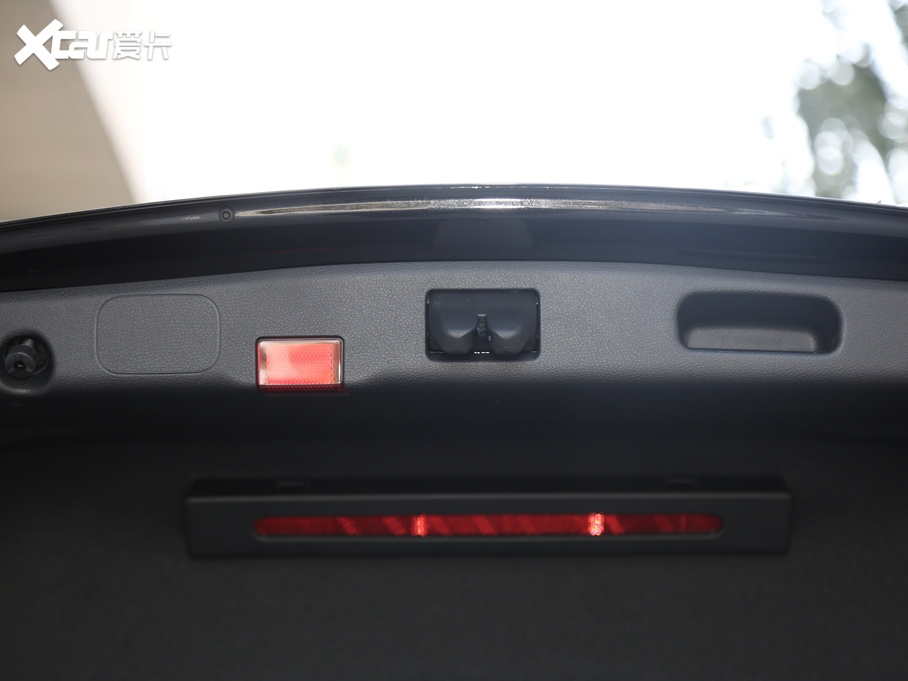 2021YE E 300 L r\