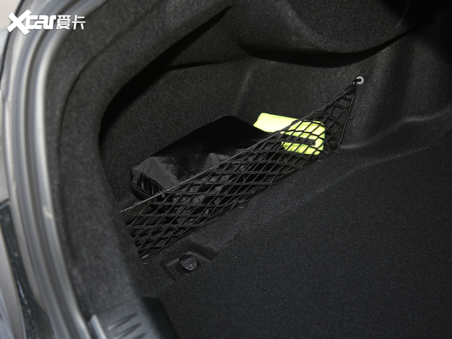 2021YE E 300 L r\