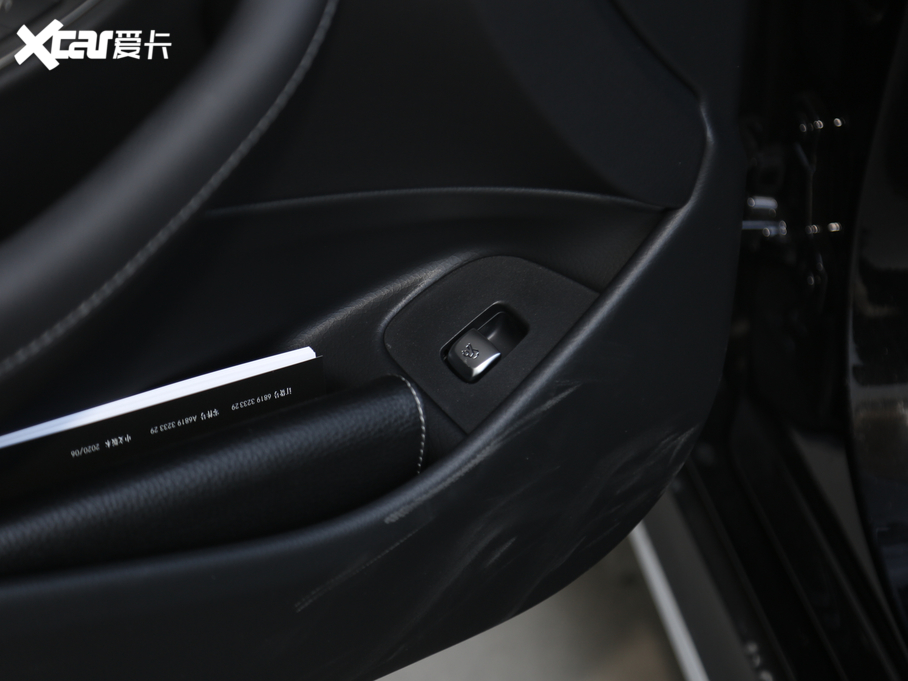 2021YE E 300 L r\