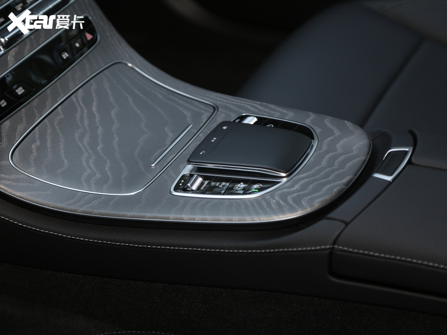 2021YE(j) E 300 L r(sh)\(yn)(dng)