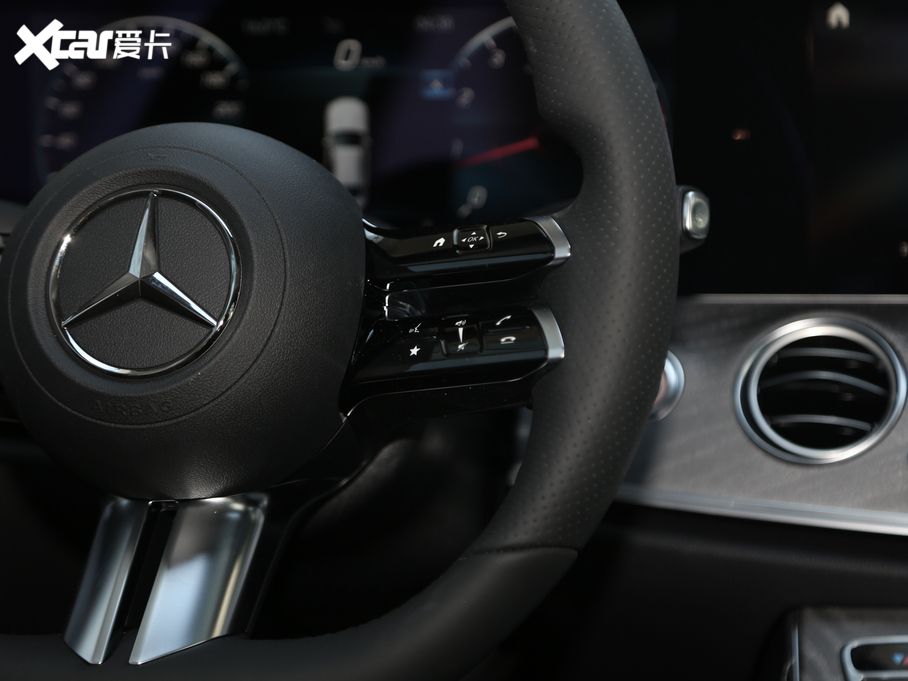 2021YE(j) E 300 L r(sh)\(yn)(dng)