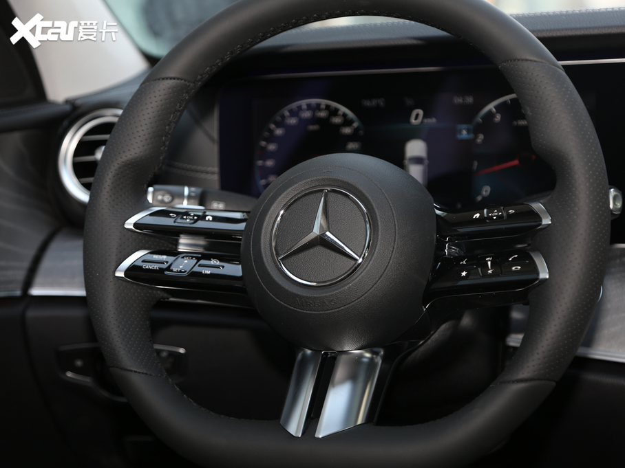 2021YE E 300 L r\