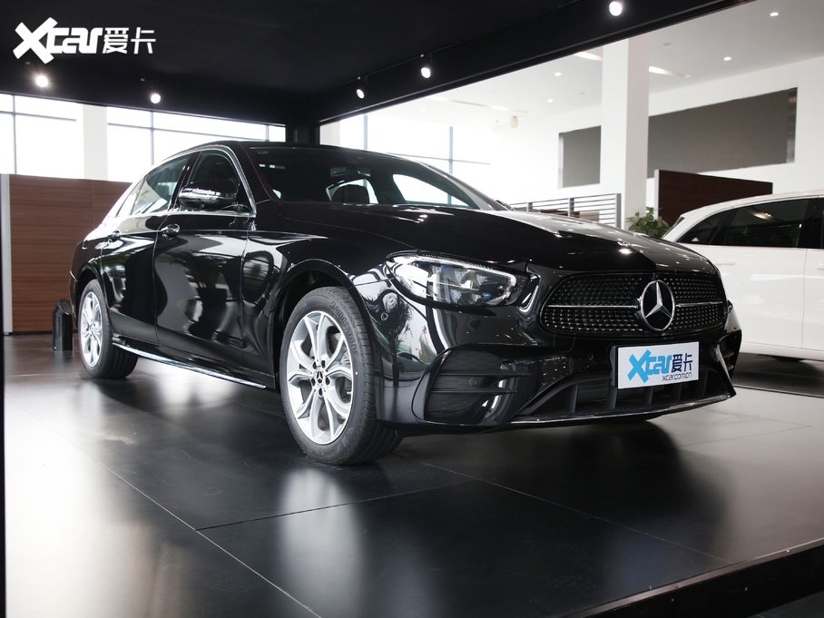 2021YE E 300 L A\