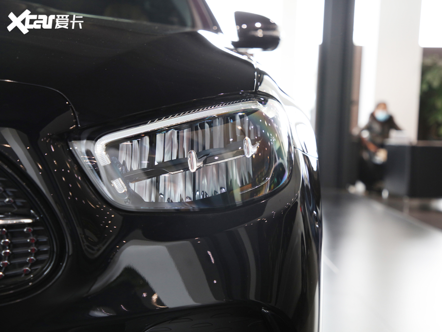 2021YE E 300 L A\