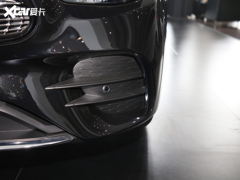 2021YE E 300 L A\