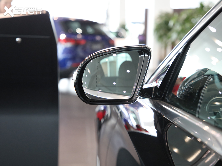 2021YE E 300 L A\