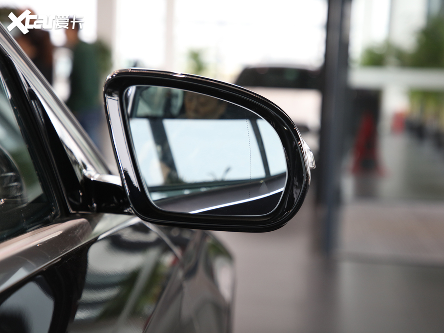 2021YE E 300 L A\