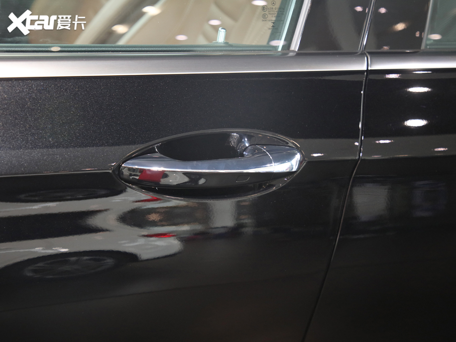 2021YE E 300 L A\