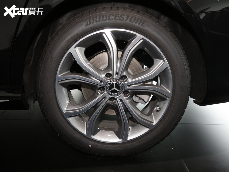 2021YE E 300 L A\