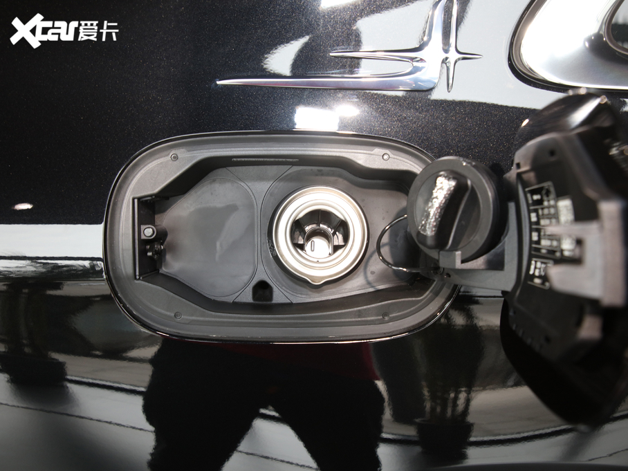 2021YE E 300 L A\