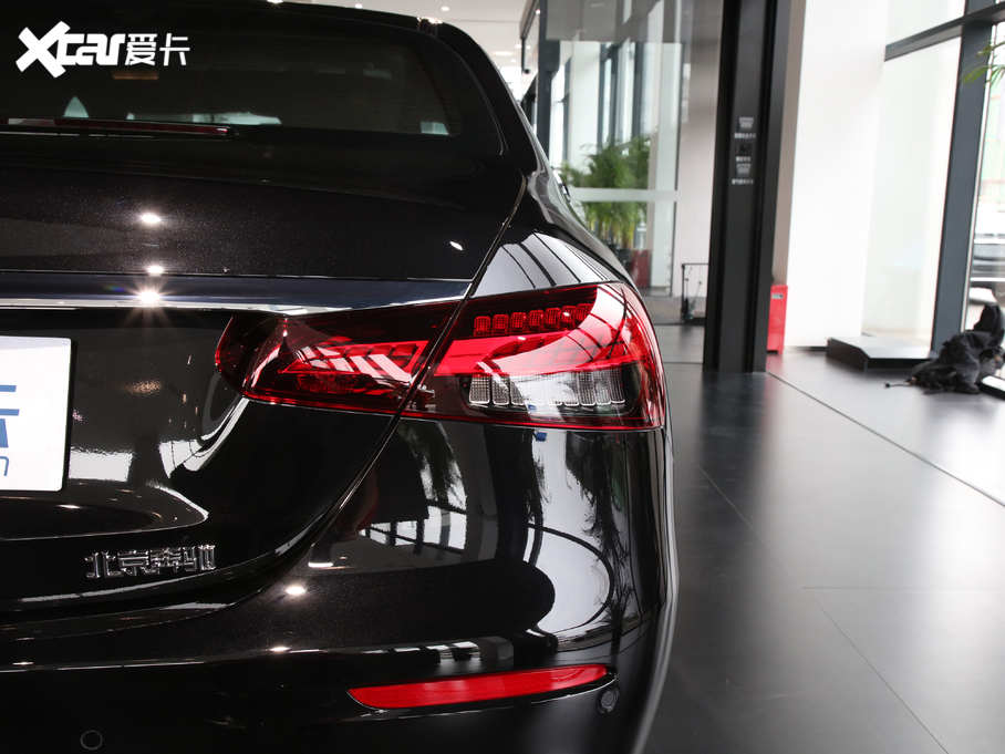 2021YE E 300 L A\