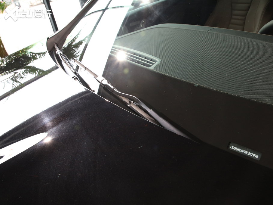 2021YE E 300 L A\