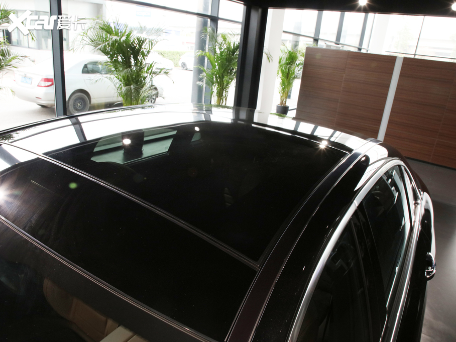 2021YE E 300 L A\