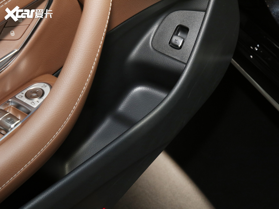 2021YE(j) E 300 L A\(yn)(dng)