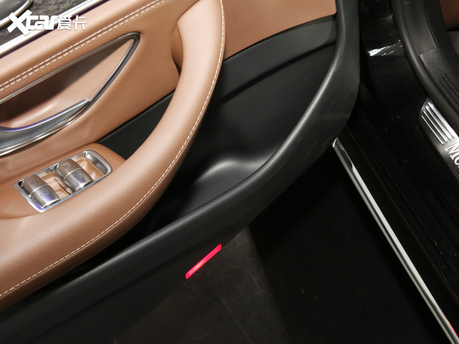 2021YE E 300 L A\