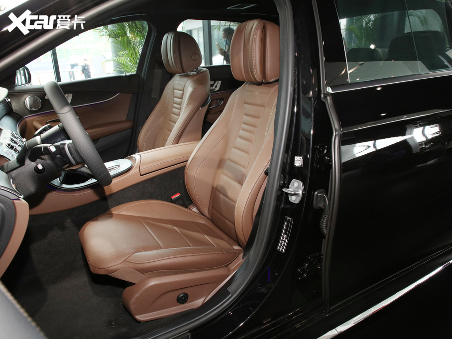 2021YE E 300 L A\