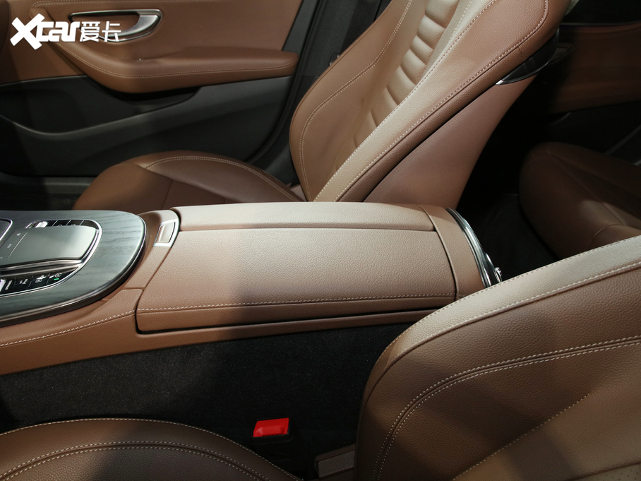 2021YE E 300 L A\