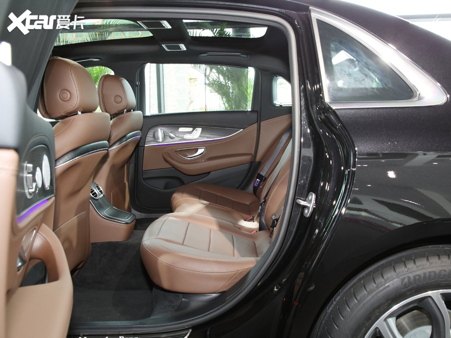 2021YE E 300 L A\