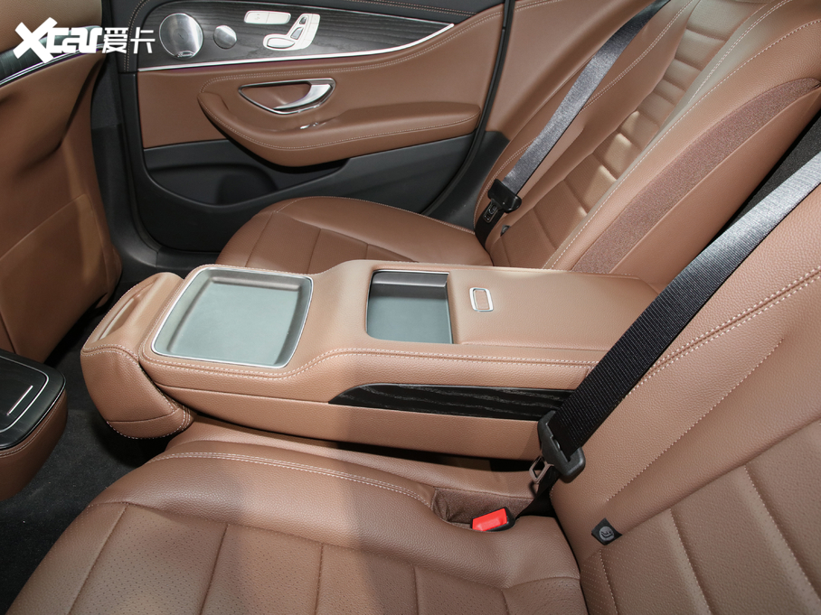 2021YE E 300 L A\