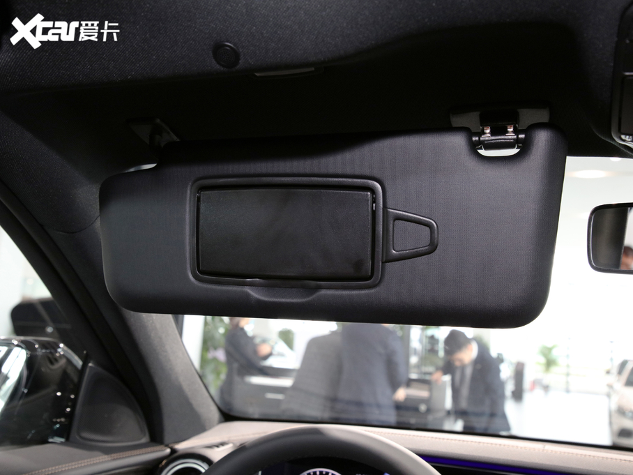 2021YE E 300 L A\