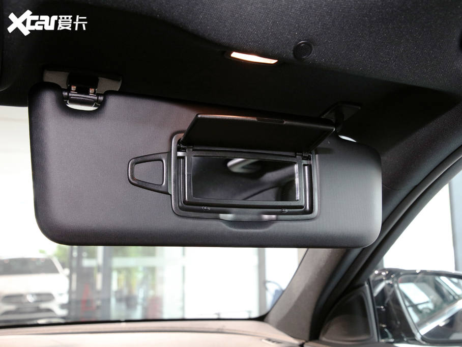 2021YE E 300 L A\