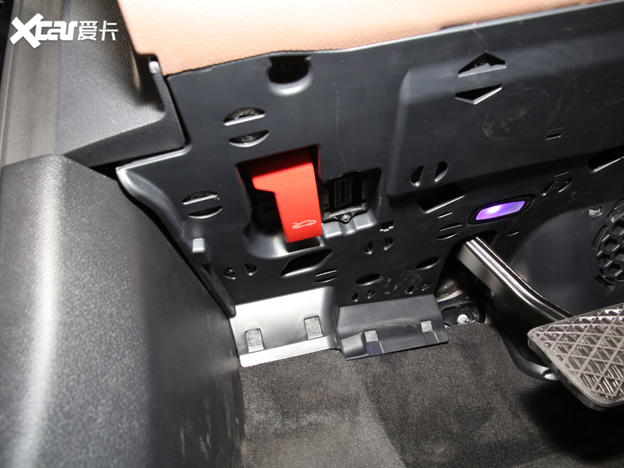 2021YE E 300 L A\