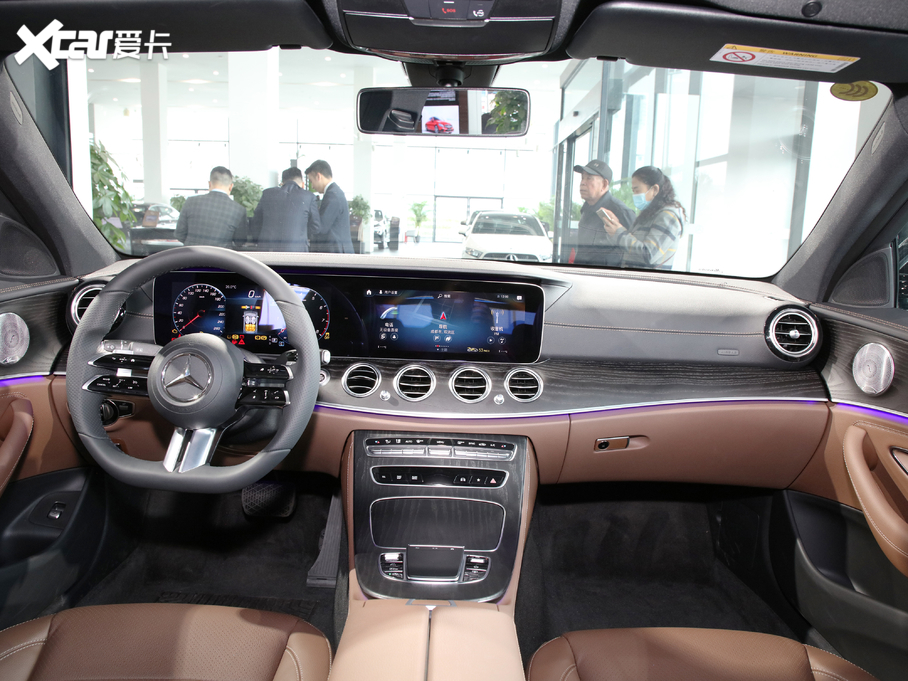 2021��YE�� E 300 L ���A�\����