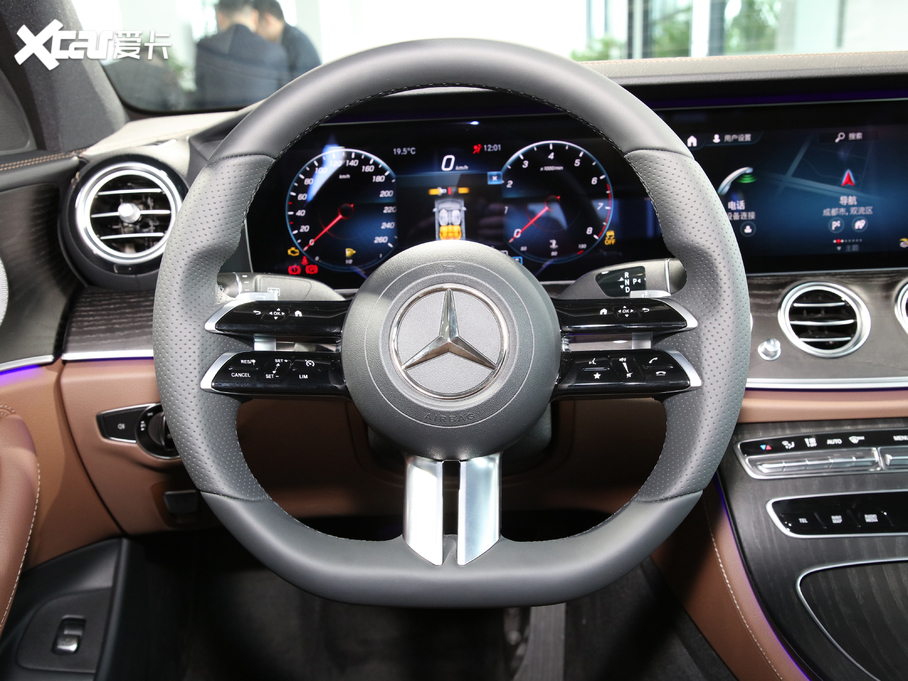 2021YE E 300 L A\