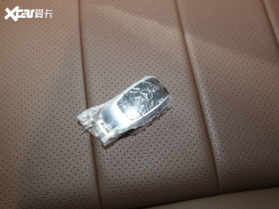 2021YE E 300 L A\