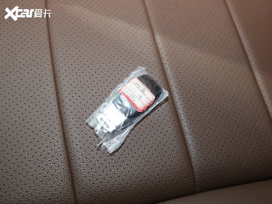 2021YE E 300 L A\