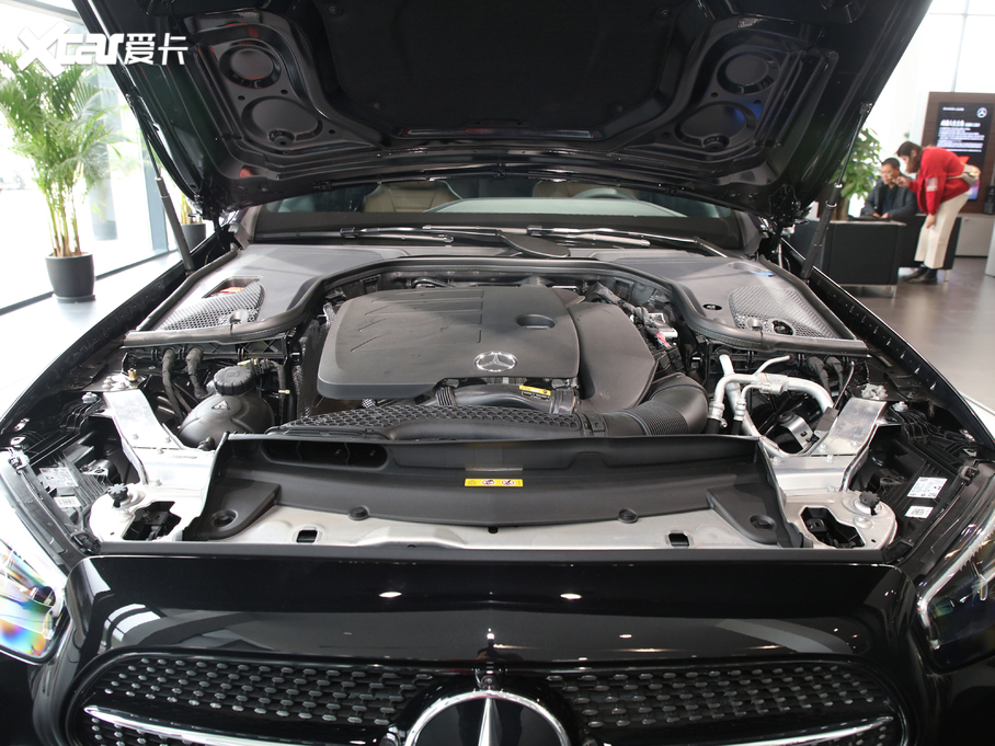 2021YE E 300 L A\