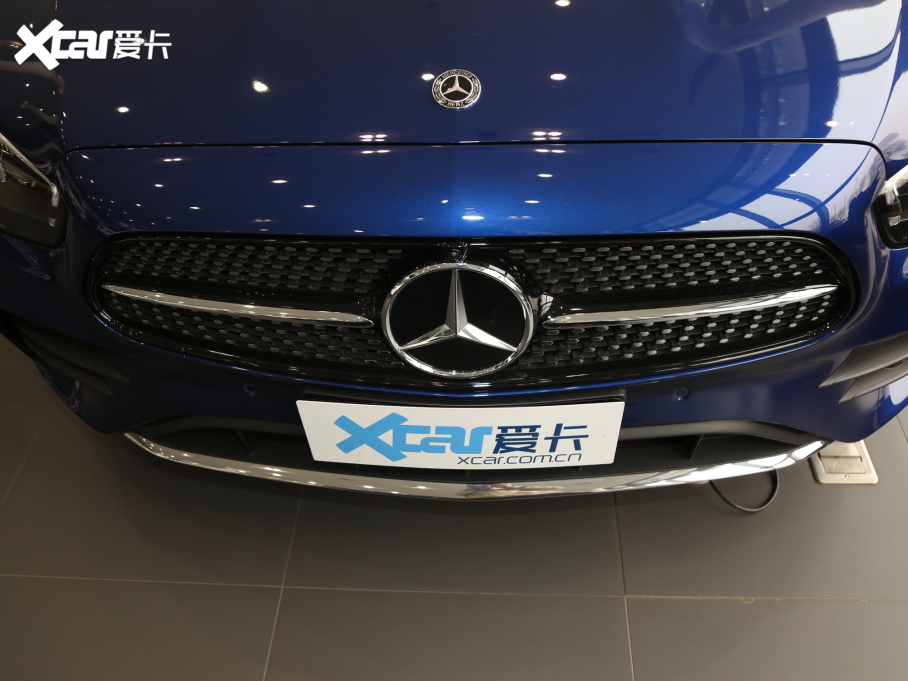 2021YE Ŀ E 300 L r\