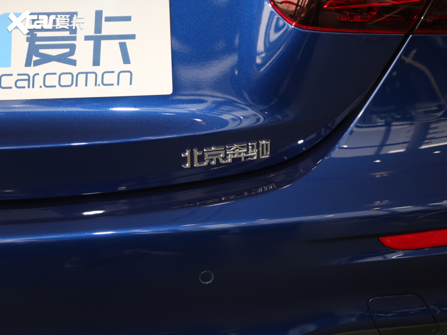 2021YE Ŀ E 300 L r\