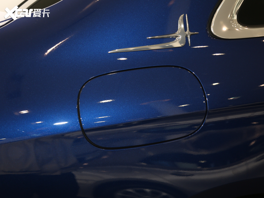 2021YE Ŀ E 300 L r\