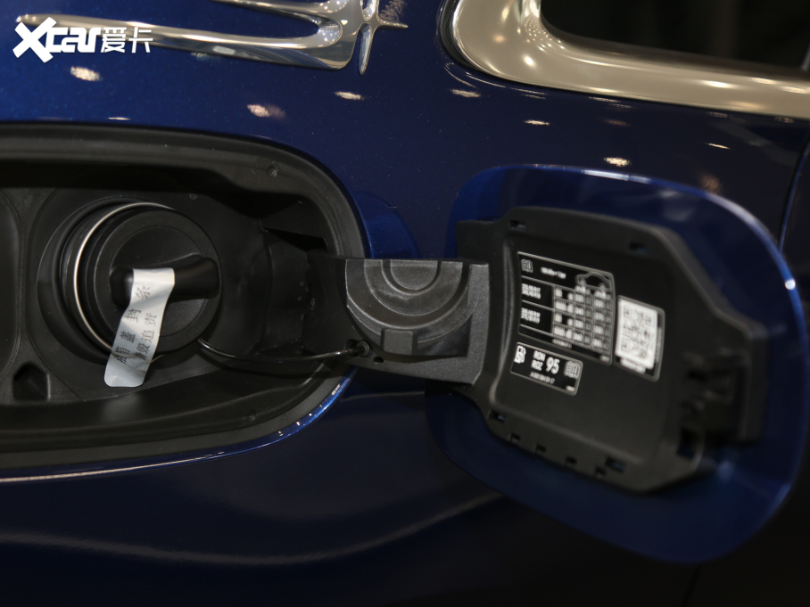 2021YE Ŀ E 300 L r\