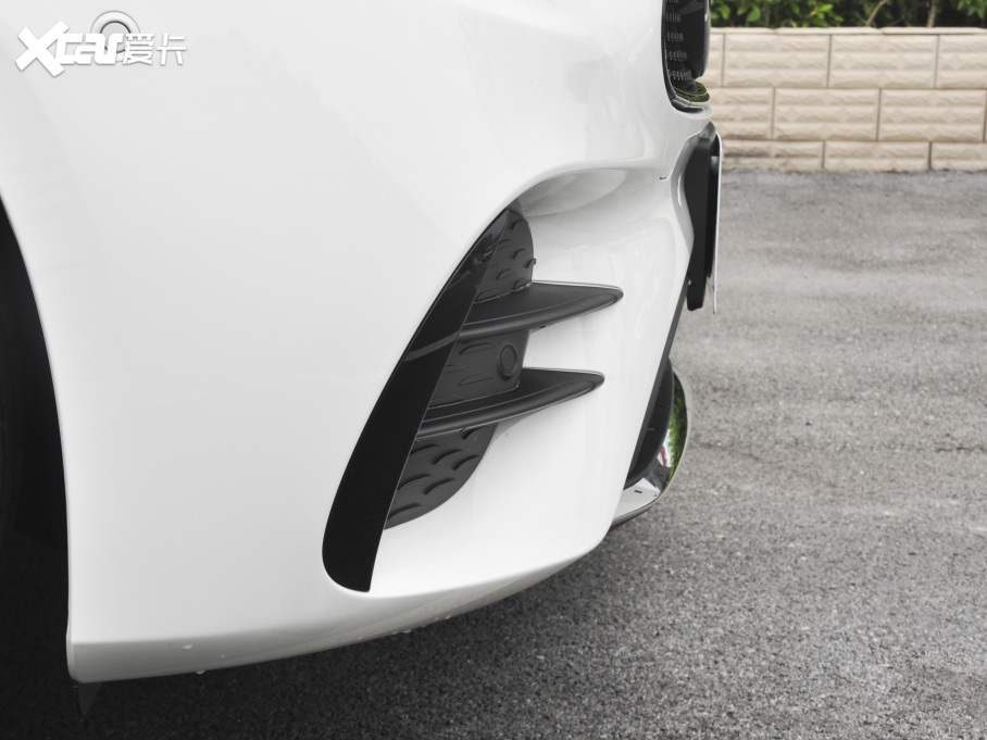 2021YE Ŀ E 300 L F