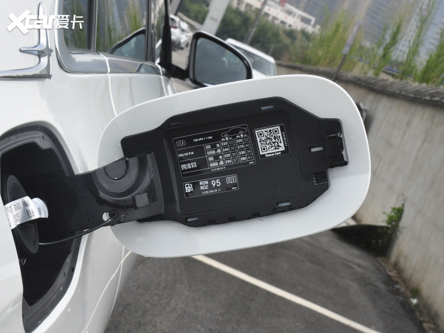 2021YE Ŀ E 300 L F