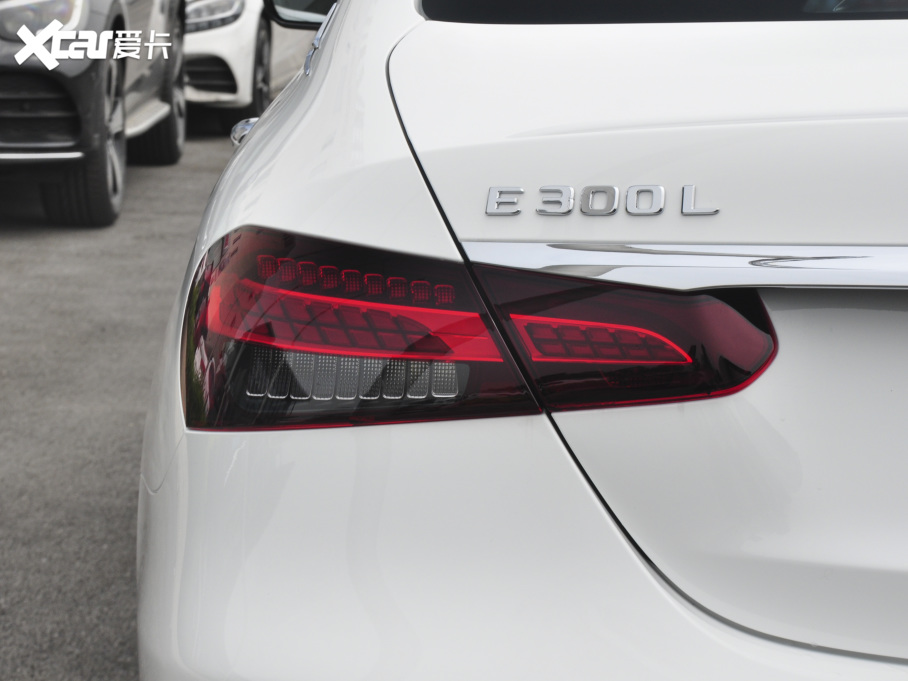 2021YE Ŀ E 300 L F