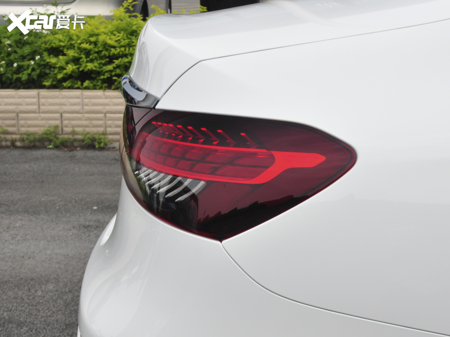 2021YE(j) Ŀ E 300 L F