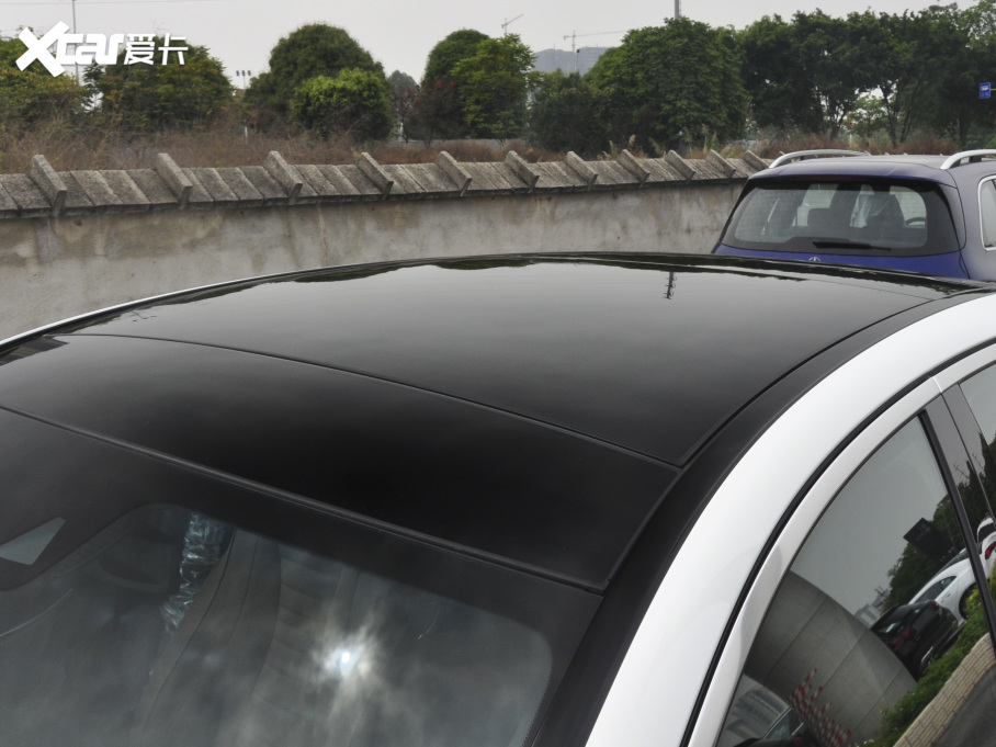 2021YE Ŀ E 300 L F