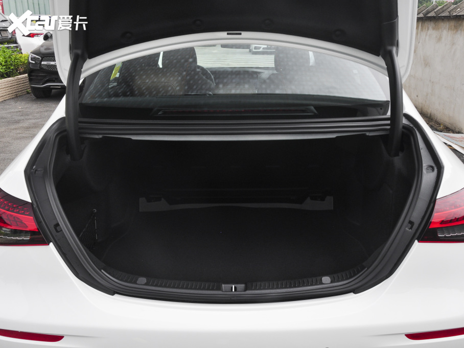 2021YE Ŀ E 300 L F