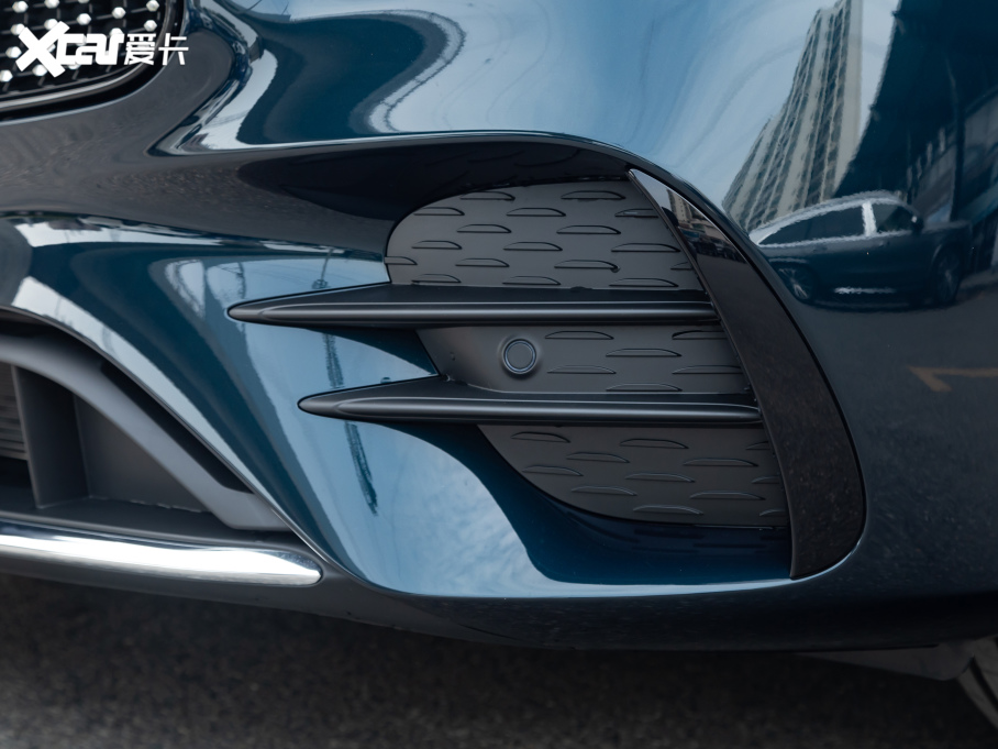 2021YE Ŀ E 260 L \