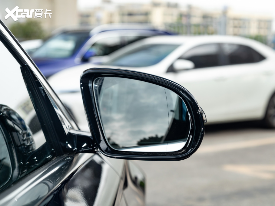 2021YE Ŀ E 260 L \