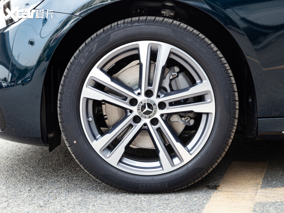 2021YE Ŀ E 260 L \