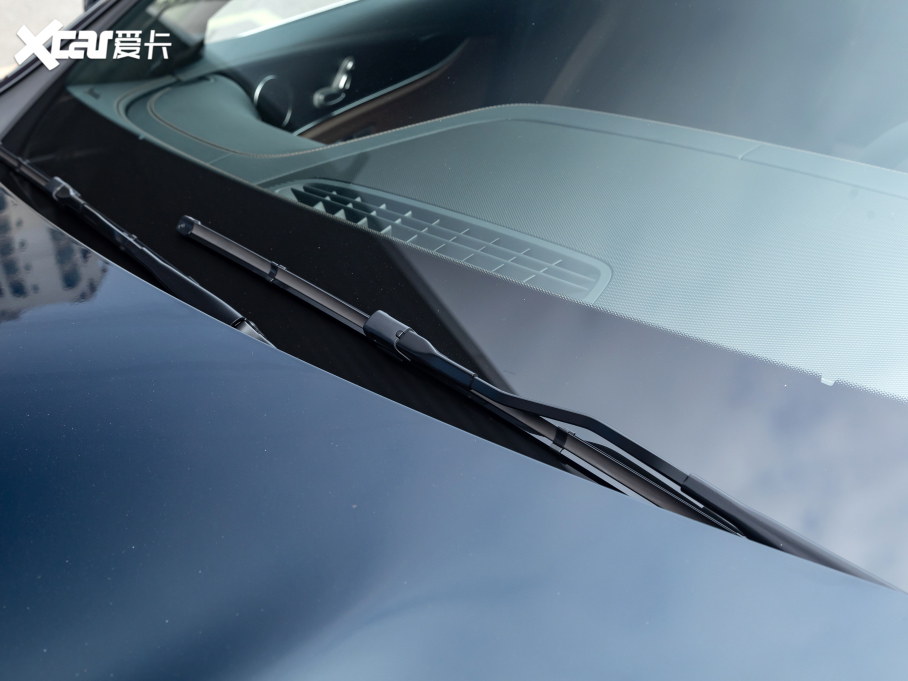 2021YE Ŀ E 260 L \